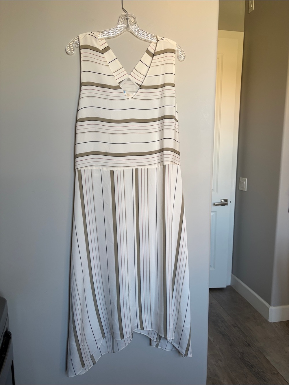 Nordstrom Collection Silk Striped sharkbite hem size 14